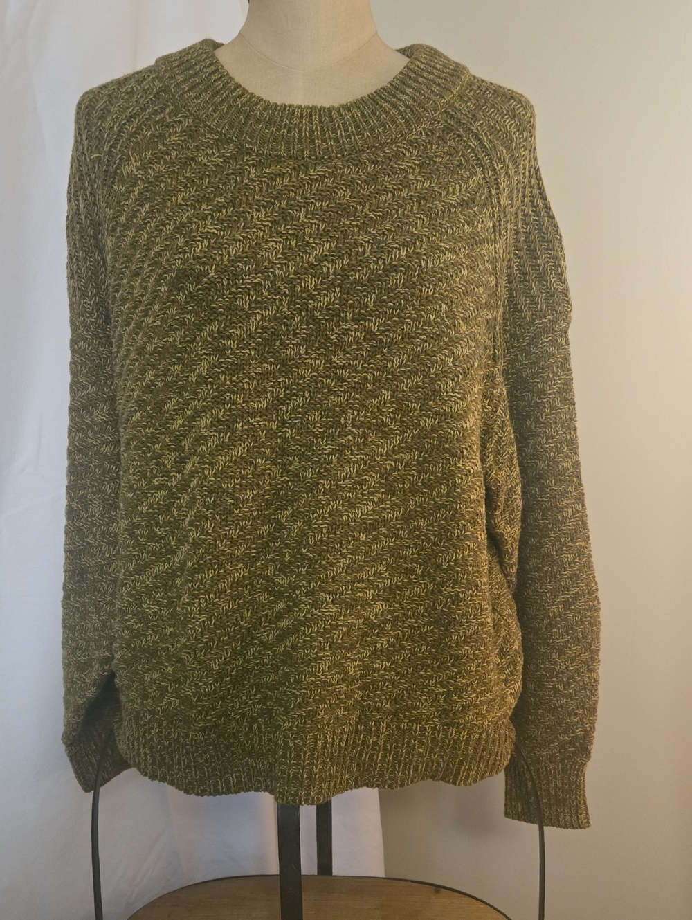 Universal Thread Olive Crewneck Wimen's Sweater Size XL